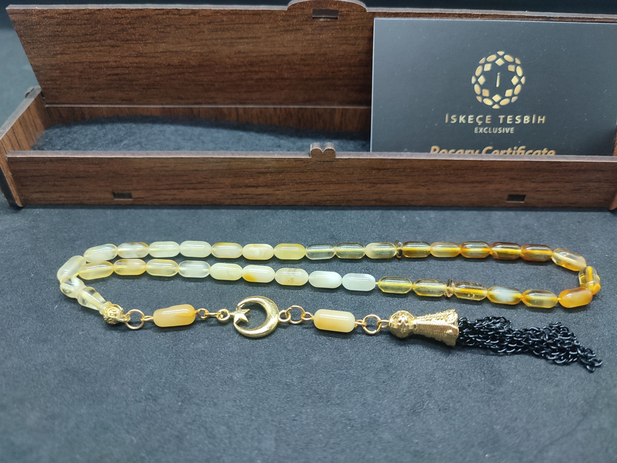Ahşap Kutulu 7.05 Gr. Tam El Boy Ukrayna Kaya Damla Kehribar Sertifikalı 9908